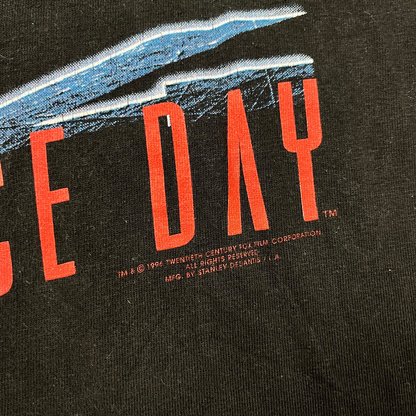 1996 Independence Day Movie Promo Stanley Desantis tee / M